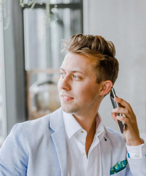 Finance professional using a virtual receptionist service