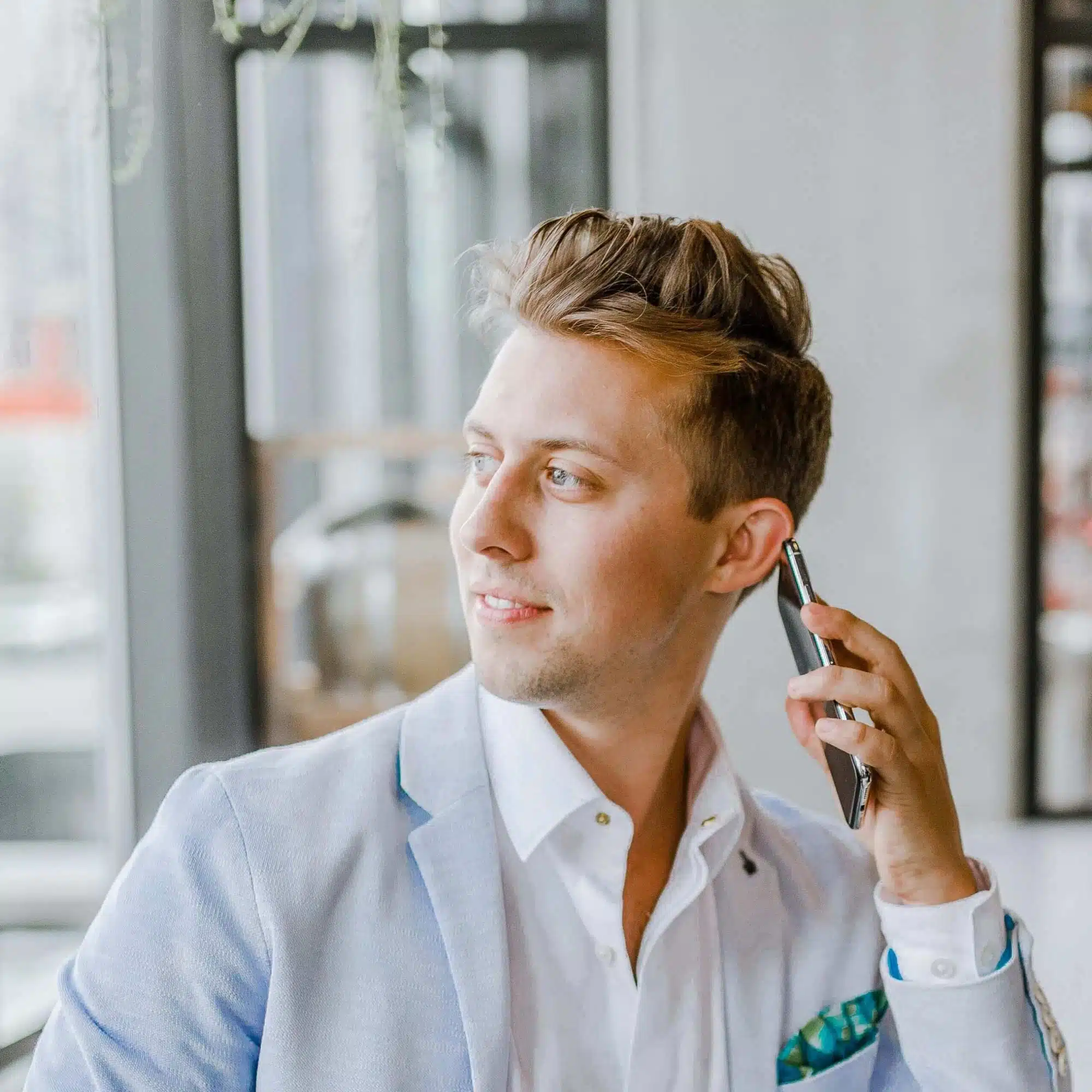 Finance professional using a virtual receptionist service