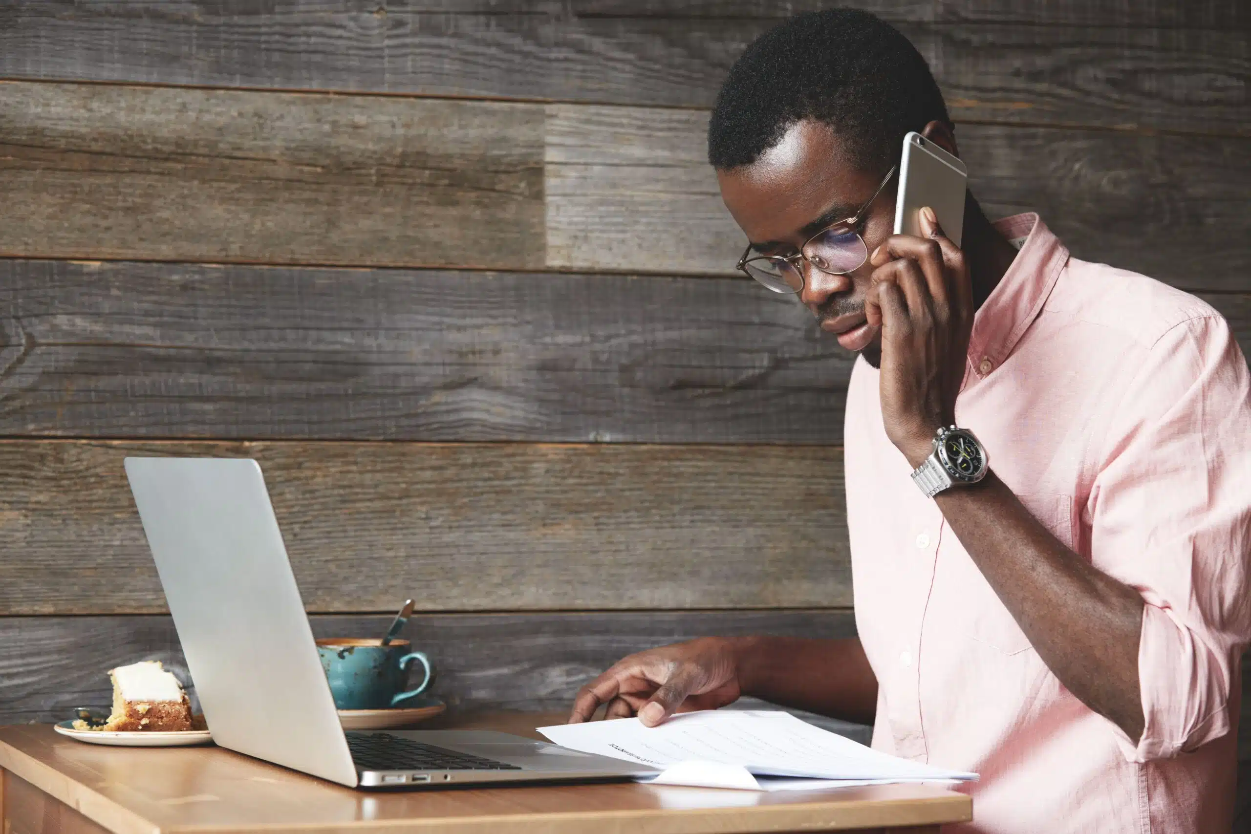 Financial advisor on call